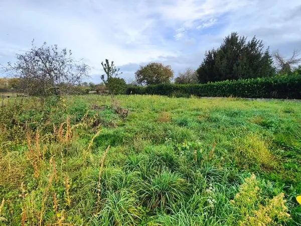 Terrain 911 m²