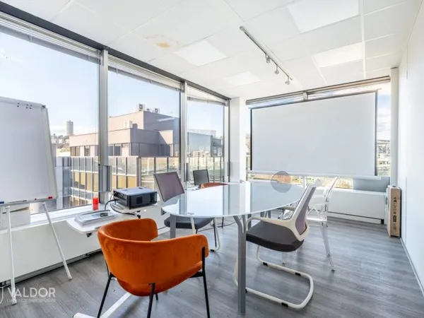 À LOUER - BUREAUX PROFESSIONNELS - LYON 9e