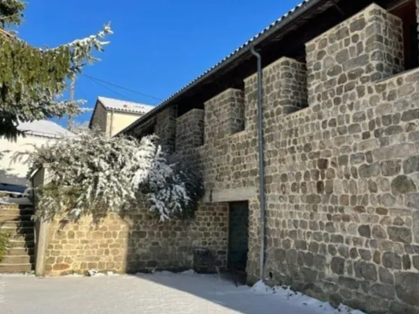 Superbe! Dans Ancienne ferme fortifiée ayant appartenu aux Templiers