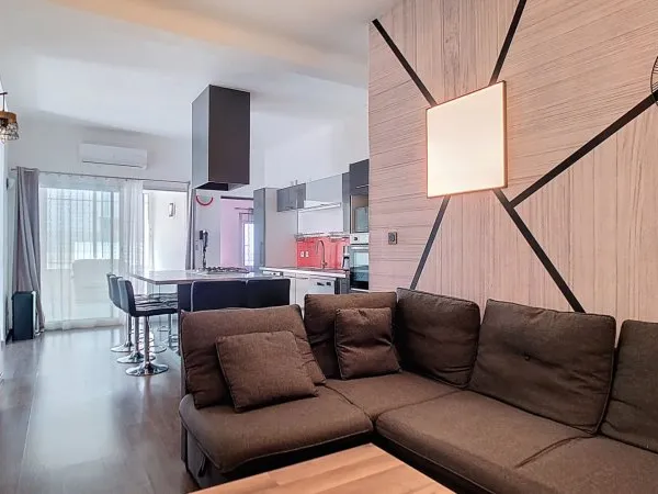 Appartement Carpentras Appartement 85 m² ? 3 chambres ? Parking ? Fort potentiel professionnel