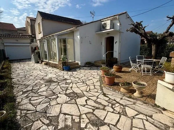 Maison 3 chambres avec jardin et garage - Le Puy-Sainte-Réparade