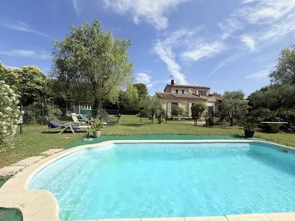 Maison de plain-pied 5 pièces 119 m²