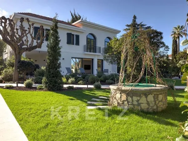 Maison et villa de prestige Vente Antibes 10p 300m² 5618000€