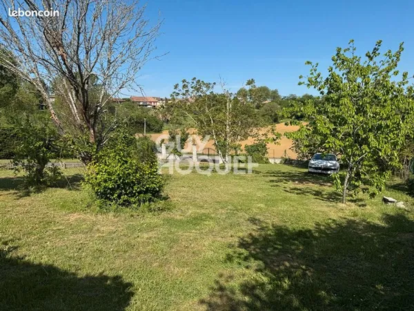 Terrain 652 m² COX