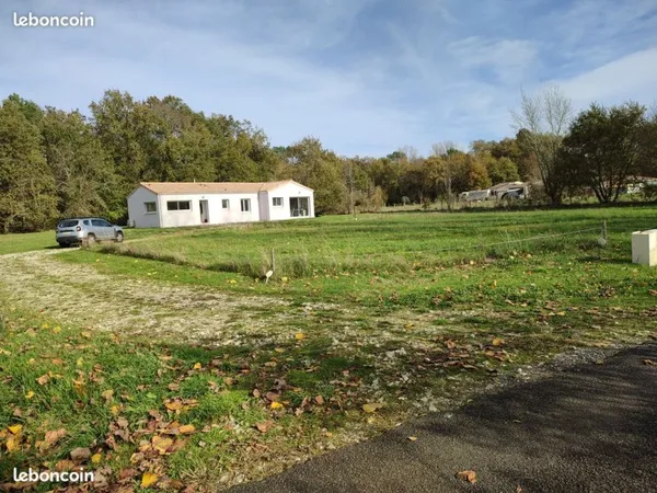 Votre terrain à bâtir, 602m2 dans la commune de Reignac (33)
