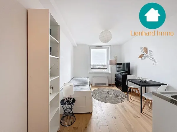 RARE HYPER CENTRE Studio récent 22m2 dernier étage