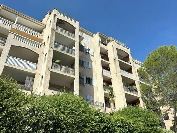 A VENDRE - 2 PIECES - MOUGINS-LE-HAUT
