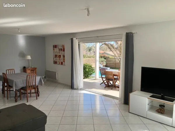 Maison contemporaine avec piscine - 107 m² - Terrain 1 165 m² - Cadre nature & proche Bassin