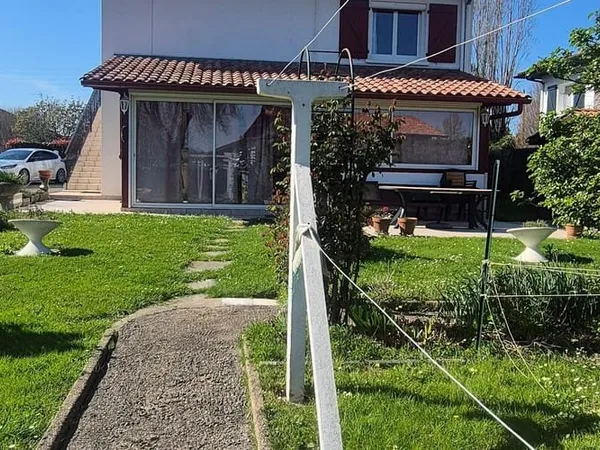 Maison 10 pièces 253 m²