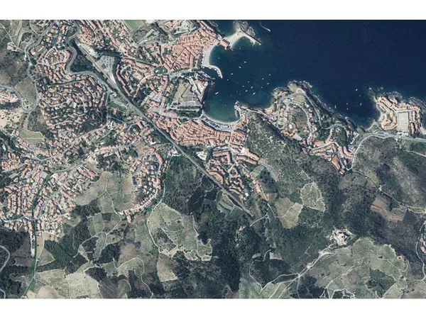 Terrain 10370 m²