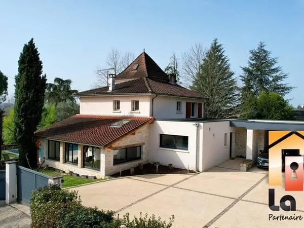Vente maison 7 pièces, piscine - 5 minutes d'Agen