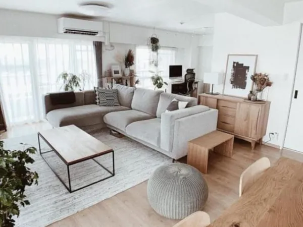 4 PIÈCES de 136m² + EXT(S) DE 78.7m² + PKG(s) + CAVE(s)