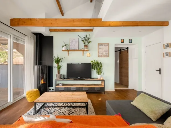 Esprit maison : T6 de 161m² en parfait état - Parkings