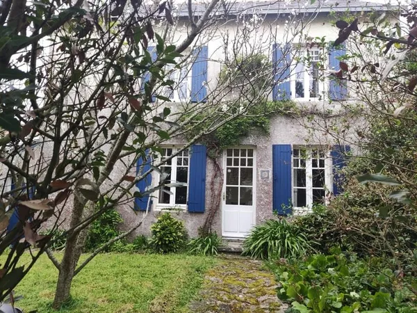 PREFAILLES - CENTRE