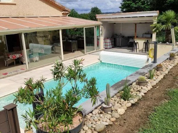 Maison 7 pièces 216 m²