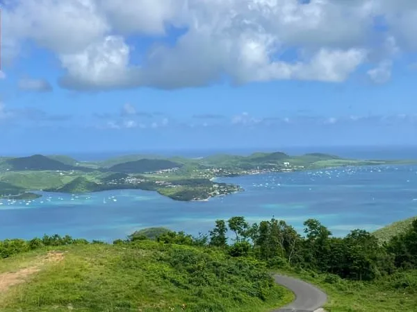 Appartement T4 avec Vue Imprenable sur la Baie Le Marin