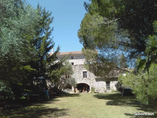 Ancien relais de poste à vendre