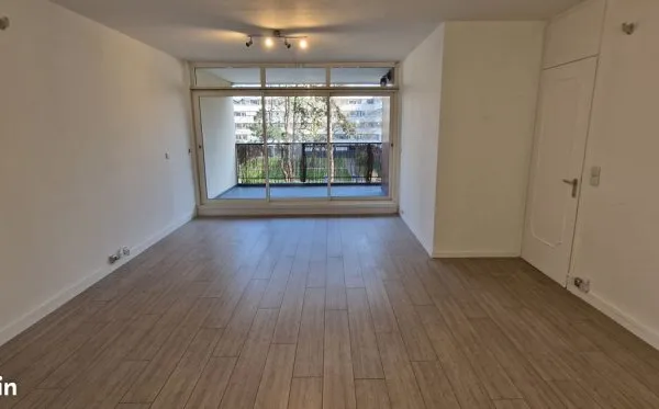 Superbe T4 de 99m2 avec 3 chambres, 1 terrasse et 1 cave