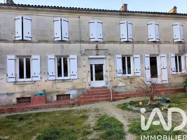 Maison 6 pièces 210 m²