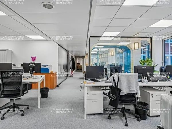 Bureaux 218 m²