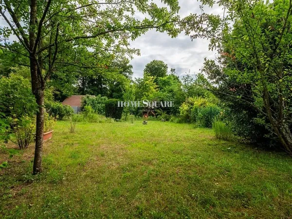 Terrain constructible 880 m²