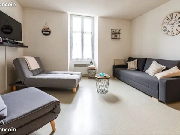 Studio centre-ville 27 m² - Parking + local vélo-