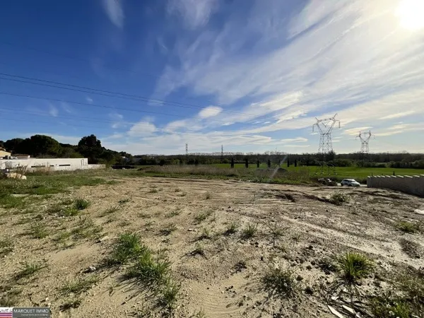 Terrain 760 m²