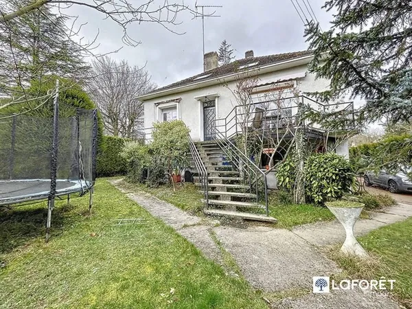 Maison 6 pièces 218 m²