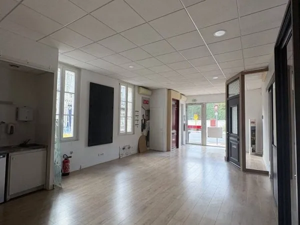 Local commercial 110 m²