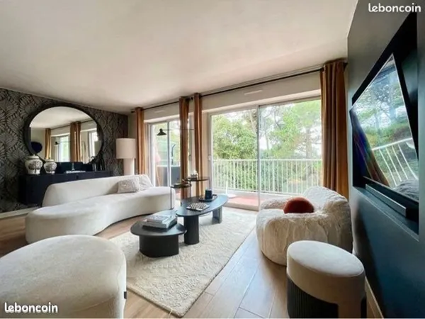 Location appartement duplex dernier étage au coeur des pins