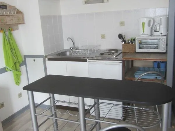STUDIO ETUDIANT MEUBLE 23m2 Place Parking Fermé Proche FAC Saulcy IRTS, Université METZ