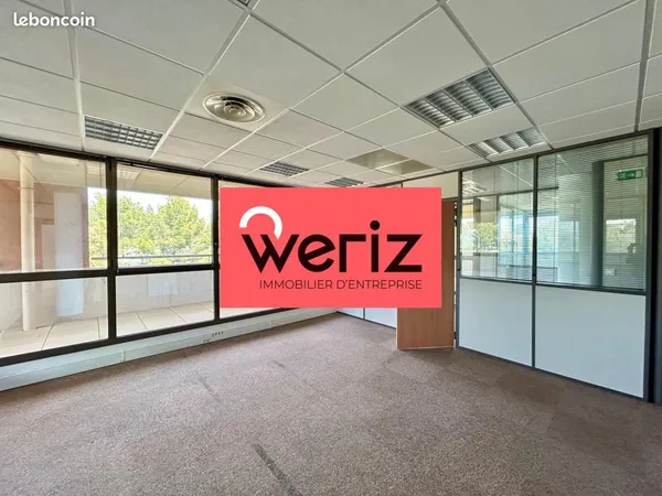 Bureau 207 m²