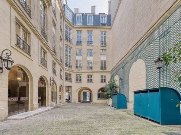 Bureaux 225 m²