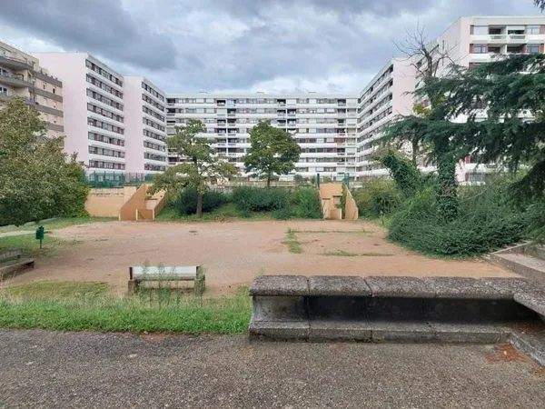 Stationnement Location Lyon   65€
