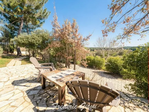 Exclusivité MIRABEAU (84) - Appartement 52m² 3 pièces - Calme absolu et extérieur 180m²