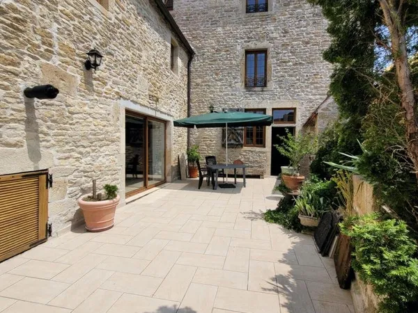 Maison en pierre 19ème de 290m2