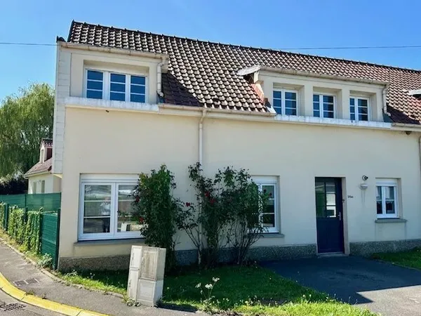Maison semi-indépendante pour investissement