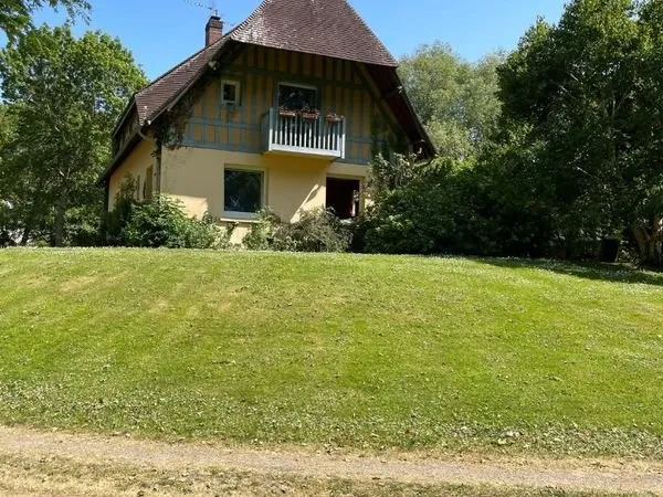 Maison 8 pièces 230 m²