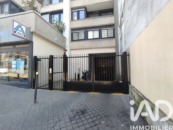Parking 12 m²