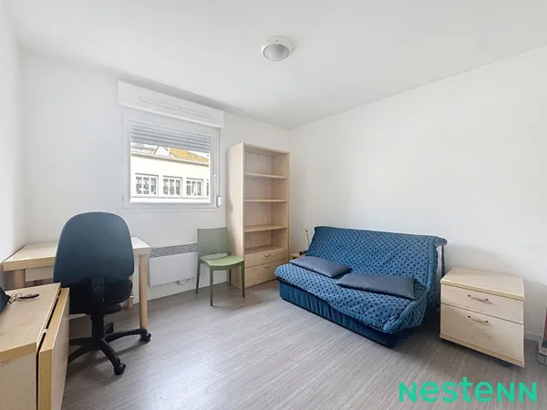 Studio à louer dans résidence étudiante - avec stationnement - proche écoles à Saint-Etienne