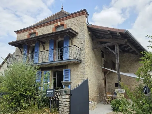 Maison 9 pièces 316 m²