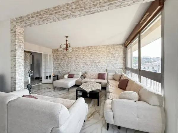 Appartement 4 pièces 81 m²