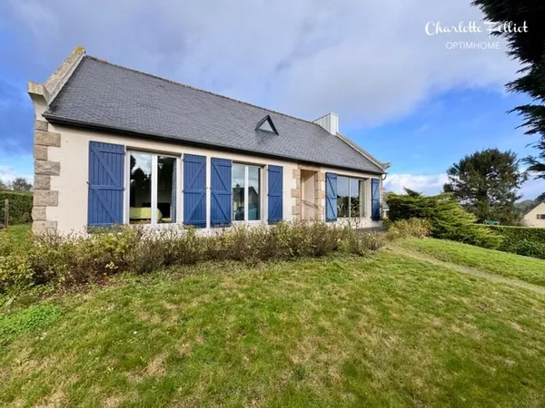 Maison avec vie de plain pied en centre bourg du Minihic sur Rance