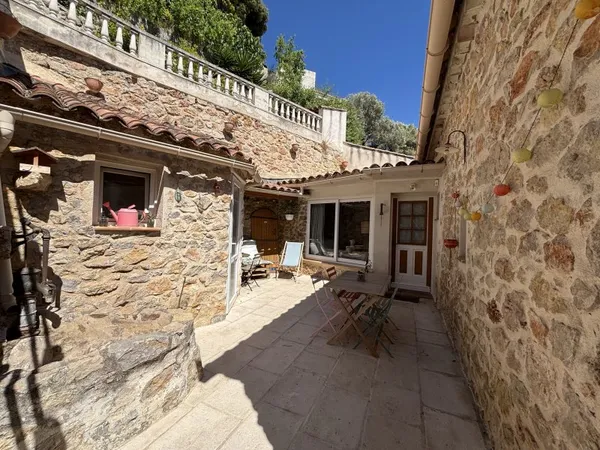 Charmante maison sur les pentes du Faron