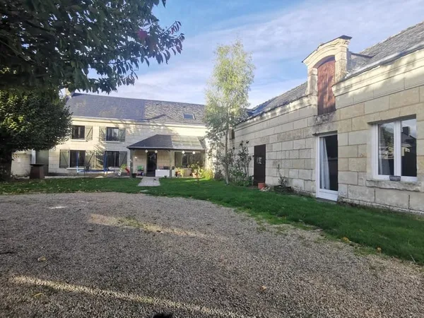 Charmante Maison Familiale avec Piscine et Maison d'Amis sur