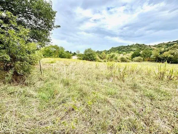 Terrain constructible 1853 m²