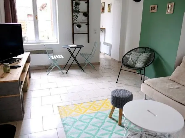Beau 2P meublé 35m² place Amélie Doublié