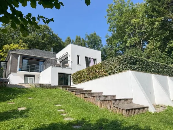 Maison contemporaine - 4 chambres - Terrain 1 297m2 avec
