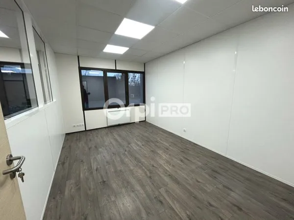 Bureau 14 m²