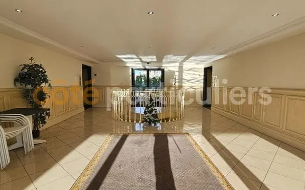 Bordeaux Chartrons T2 lOUÉ de 57 m² avec balcon et parking